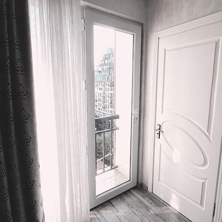 Penthouse Apartment In Batoemi Buitenkant foto