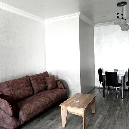 Penthouse Apartment In Batoemi Buitenkant foto